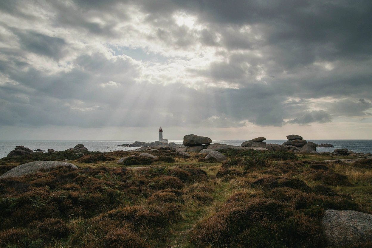 Artica VANSTER V 620 Adventure on a coastal road in Brittany